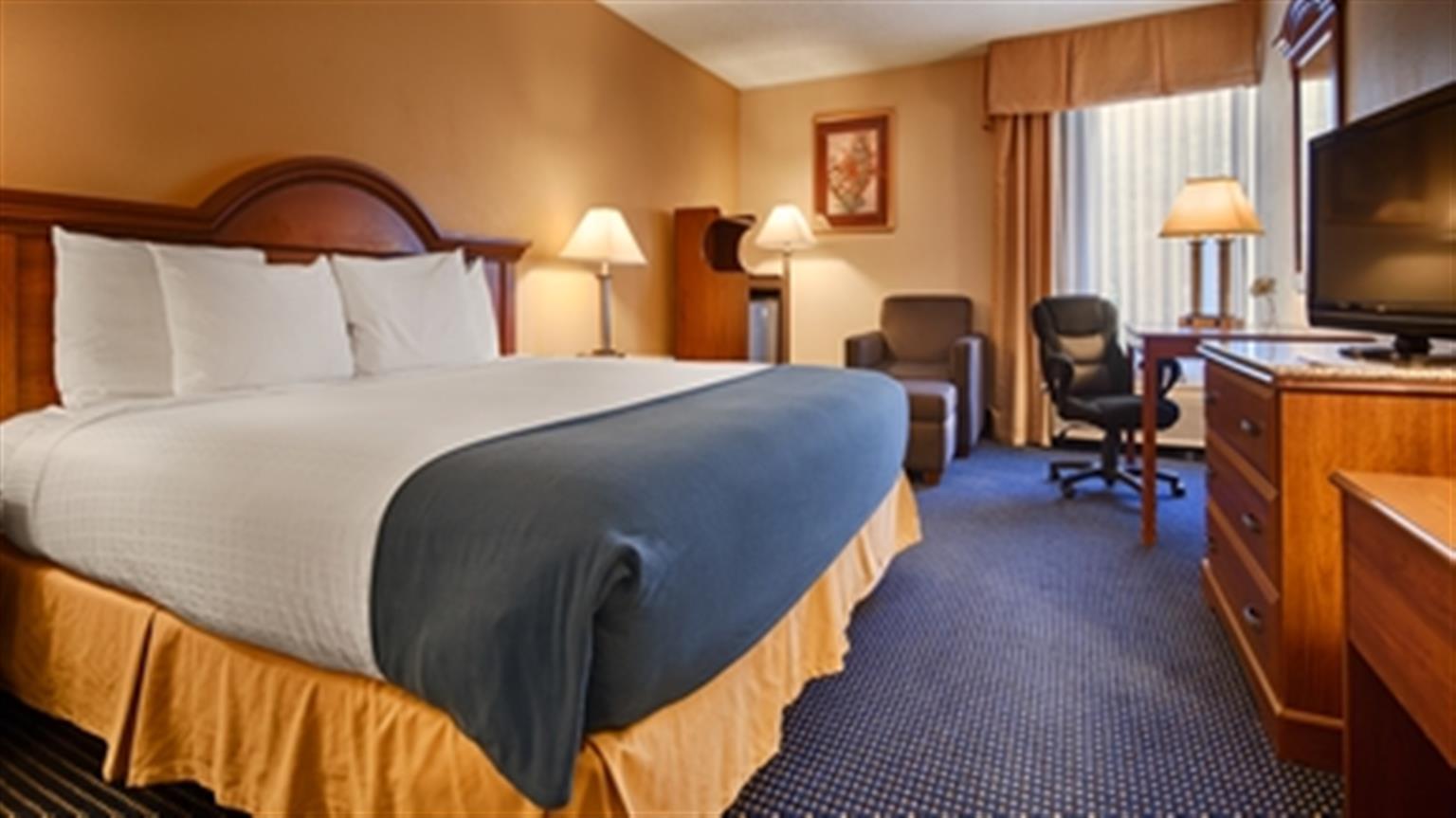 Best Western Plus Yadkin Valley Inn & Suites Jonesville Екстериор снимка